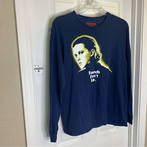 Stranger Things Netflix Long Sleeve TShirt - Adult Size L “Friends Don't Lie" - Picture 3 of 8